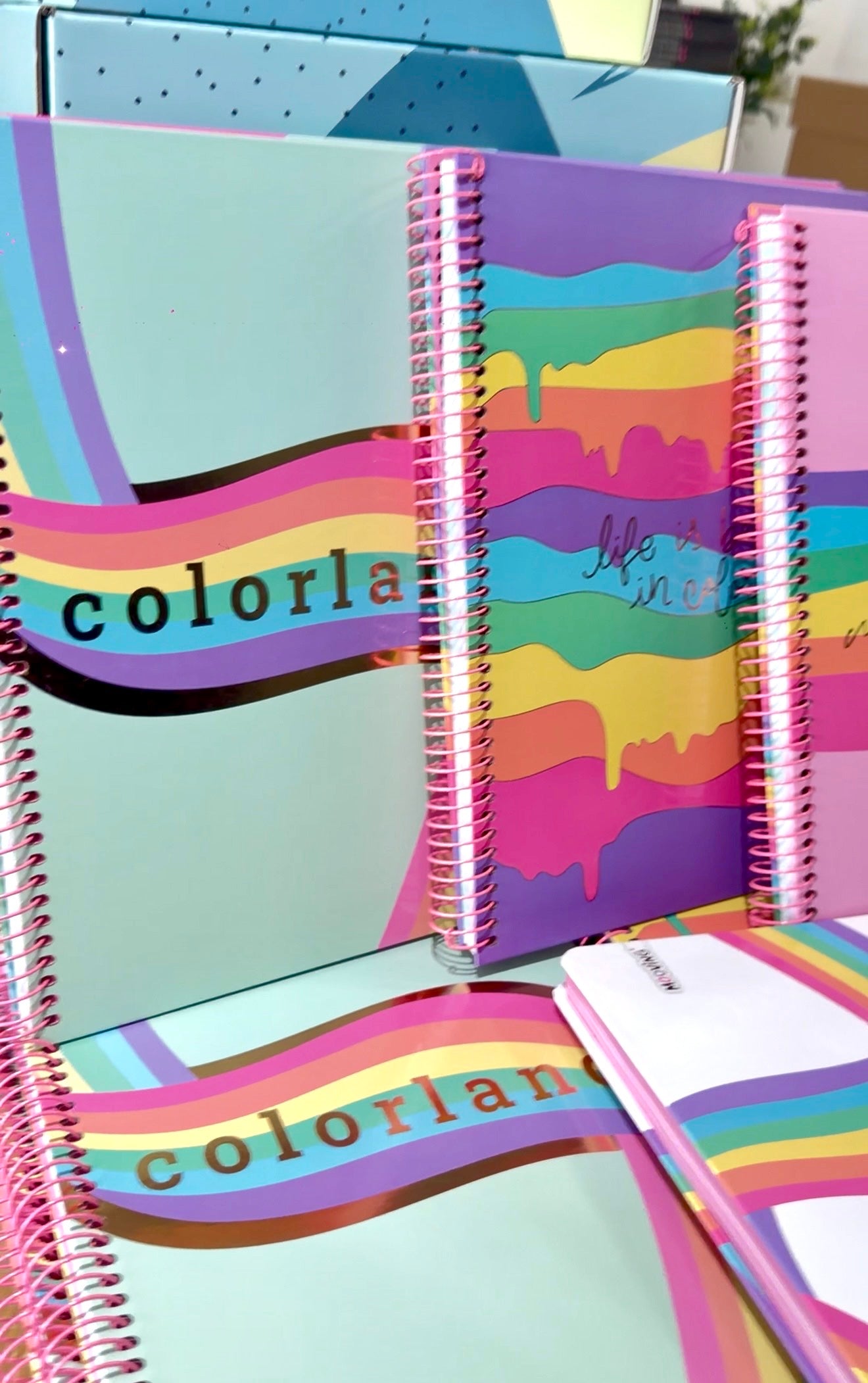 Cuaderno 3 materias. Colores